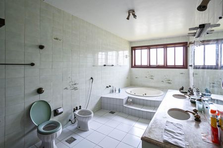 Casa para alugar com 1400m², 6 quartos e 6 vagasBanheiro da suíte 5