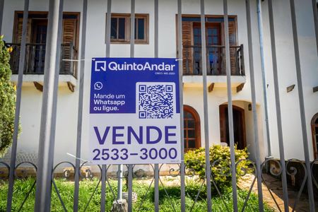 Casa para alugar com 1400m², 6 quartos e 6 vagasFachada