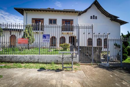 Casa para alugar com 1400m², 6 quartos e 6 vagasFachada