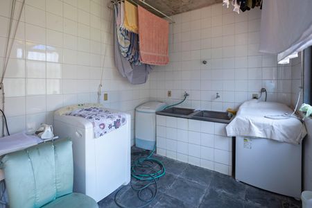 Casa para alugar com 1400m², 6 quartos e 6 vagasÁrea de serviço