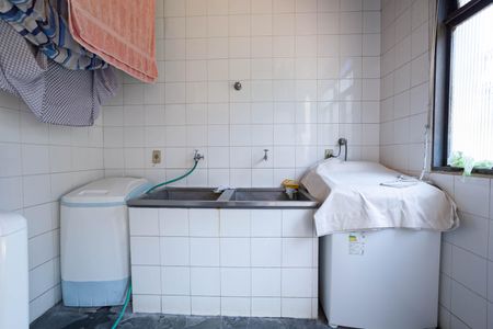 Casa para alugar com 1400m², 6 quartos e 6 vagasÁrea de serviço