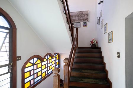 Casa para alugar com 1400m², 6 quartos e 6 vagasEscada