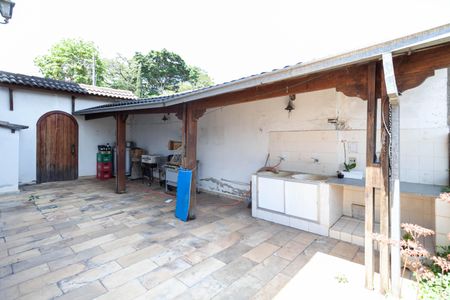 Casa para alugar com 1400m², 6 quartos e 6 vagasQuintal