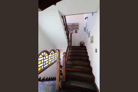 Casa para alugar com 1400m², 6 quartos e 6 vagasEscada