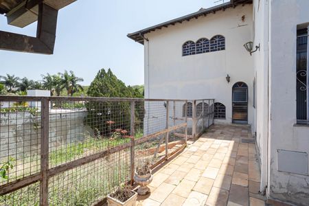 Casa para alugar com 1400m², 6 quartos e 6 vagasQuintal