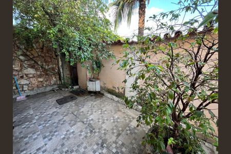 Casa à venda com 370m², 4 quartos e 2 vagas Casa à venda com 370m², 4 quartos e 2 vagasQuintal