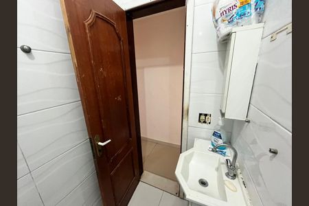 Casa à venda com 370m², 4 quartos e 2 vagas Casa à venda com 370m², 4 quartos e 2 vagasBanheiro 2