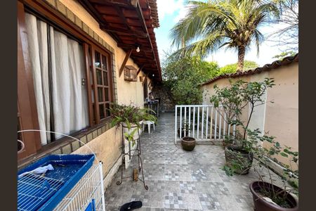 Casa à venda com 370m², 4 quartos e 2 vagas Casa à venda com 370m², 4 quartos e 2 vagasÁrea comum Quintal