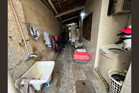 Casa à venda com 370m², 4 quartos e 2 vagas Casa à venda com 370m², 4 quartos e 2 vagasArea de Serviço