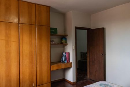 Casa à venda com 450m², 6 quartos e 3 vagasQuarto 2