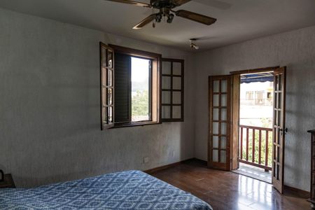 Casa à venda com 450m², 6 quartos e 3 vagasSuíte