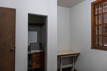 Casa à venda com 450m², 6 quartos e 3 vagasQuarto 4