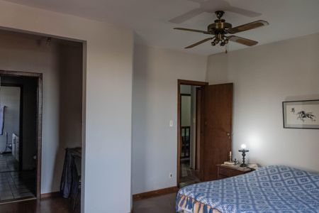 Casa à venda com 450m², 6 quartos e 3 vagasSuíte