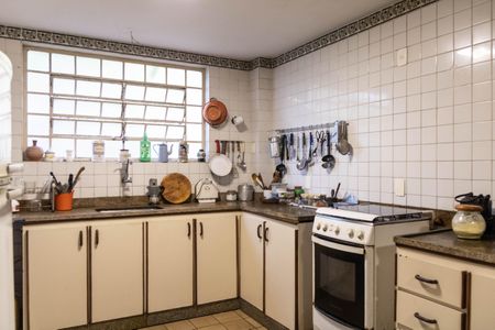 Casa à venda com 450m², 6 quartos e 3 vagasCozinha