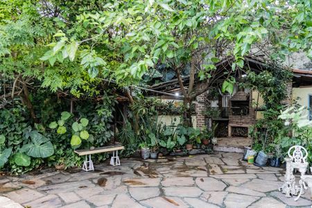 Casa à venda com 450m², 6 quartos e 3 vagasÁrea externa