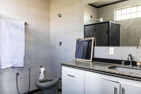 Casa à venda com 450m², 6 quartos e 3 vagasBanheiro da Suíte