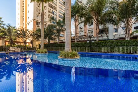Apartamento para alugar com 105m², 3 quartos e 2 vagas Apartamento para alugar com 105m², 3 quartos e 2 vagasÁrea comum - Piscina