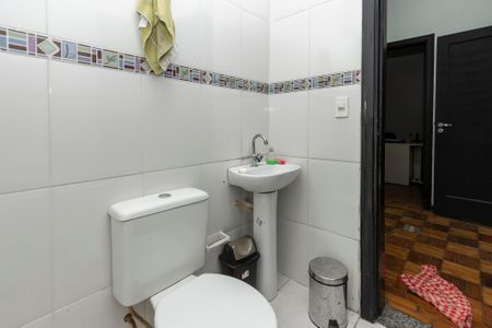 Casa à venda com 300m², 3 quartos e 8 vagasBanheiro 1