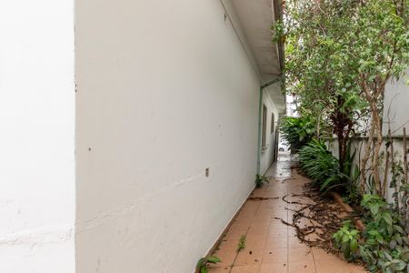 Casa à venda com 300m², 3 quartos e 8 vagasCorredor Lateral