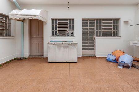 Casa à venda com 300m², 3 quartos e 8 vagasQuintal