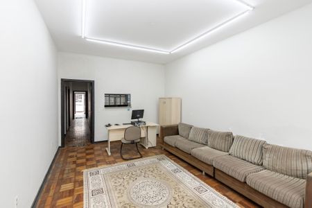 Casa à venda com 300m², 3 quartos e 8 vagasSala