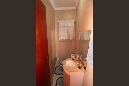 Casa à venda com 131m², 3 quartos e 4 vagasLavabo