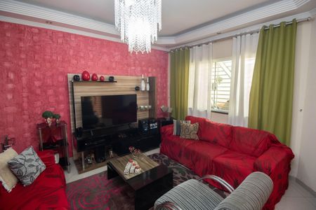 Casa à venda com 131m², 3 quartos e 4 vagasSala