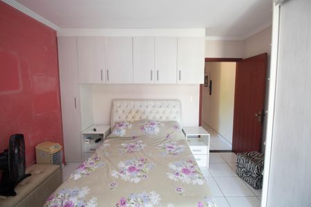 Casa à venda com 131m², 3 quartos e 4 vagasSuíte 1