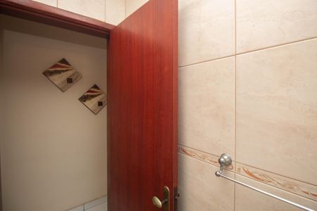 Casa à venda com 131m², 3 quartos e 4 vagasBanheiro Social