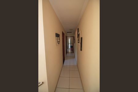 Casa à venda com 131m², 3 quartos e 4 vagasCorredor