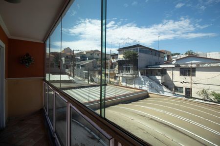 Casa à venda com 131m², 3 quartos e 4 vagasVaranda