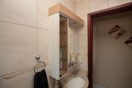 Casa à venda com 131m², 3 quartos e 4 vagasBanheiro Social