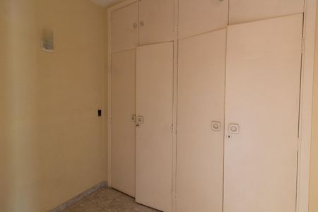 Casa à venda com 214m², 3 quartos e 3 vagas Casa à venda com 214m², 3 quartos e 3 vagasCloset da suíte