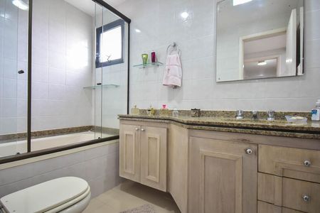 Apartamento à venda com 114m², 3 quartos e 3 vagasBanheiro da Suíte 3