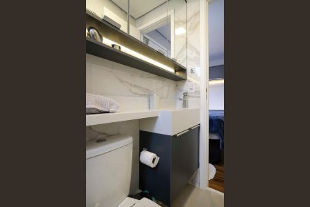 Apartamento à venda com 58m², 2 quartos e 2 vagasBanheiro da suíte