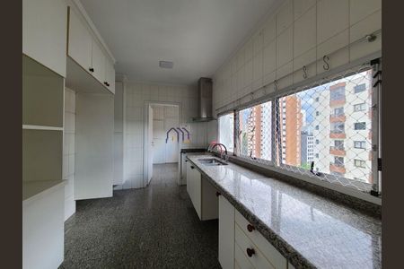 Apartamento à venda com 200m², 4 quartos e 3 vagas