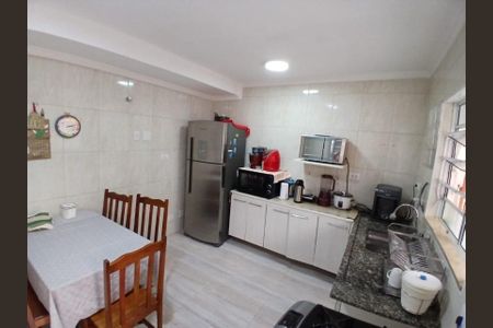 Casa à venda com 160m², 3 quartos e 1 vaga