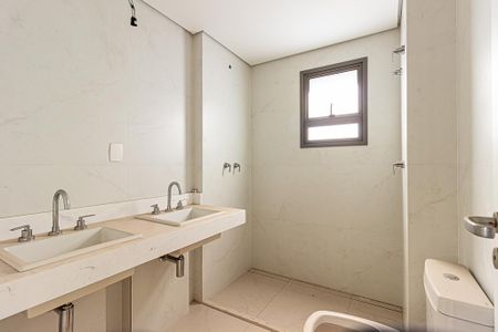 Apartamento à venda com 192m², 3 quartos e 4 vagasBanheiro Suíte 1
