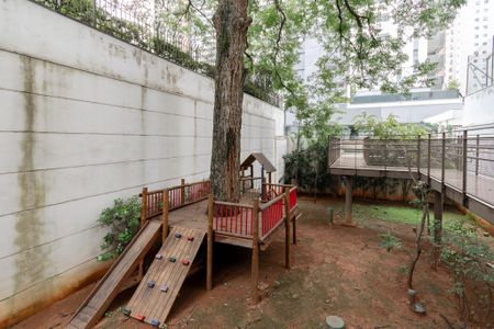 Apartamento à venda com 192m², 3 quartos e 4 vagasÁrea comum - Playground