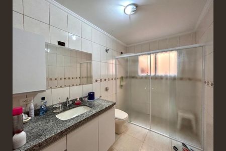 Casa à venda com 120m², 2 quartos e 3 vagas