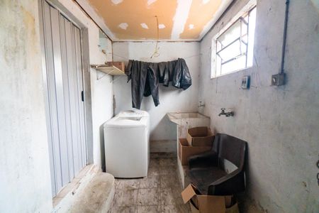 Casa à venda com 210m², 2 quartos e 2 vagas Casa à venda com 210m², 2 quartos e 2 vagasPorão - Lavanderia