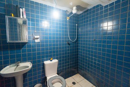 Casa à venda com 210m², 2 quartos e 2 vagas Casa à venda com 210m², 2 quartos e 2 vagasBanheiro de Serviço