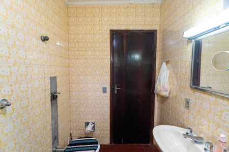 Casa à venda com 210m², 2 quartos e 2 vagas Casa à venda com 210m², 2 quartos e 2 vagasBanheiro Social