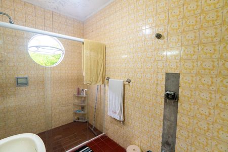 Casa à venda com 210m², 2 quartos e 2 vagas Casa à venda com 210m², 2 quartos e 2 vagasBanheiro Social