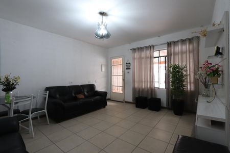 Casa à venda com 180m², 3 quartos e 5 vagasSala - Casa 1