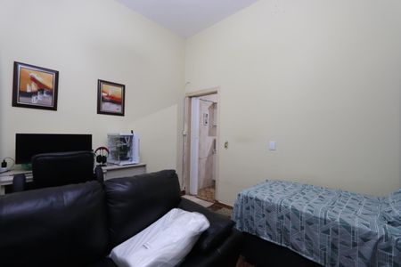 Casa à venda com 180m², 3 quartos e 5 vagasSala - Casa 2