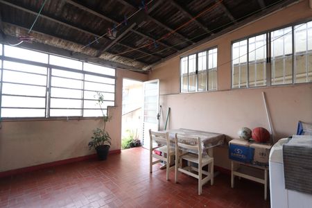 Casa à venda com 180m², 3 quartos e 5 vagasLavanderia - Casa 1