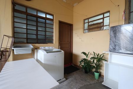 Casa à venda com 180m², 3 quartos e 5 vagasLavanderia - Casa 2