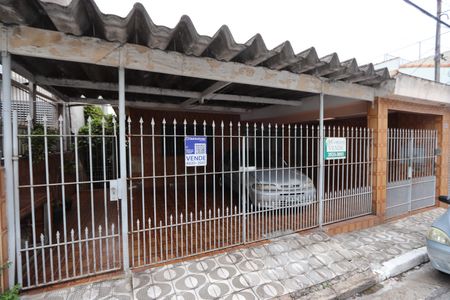 Casa à venda com 180m², 3 quartos e 5 vagasFachada + Placa