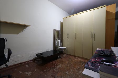 Casa à venda com 180m², 3 quartos e 5 vagasQuarto - Casa 2